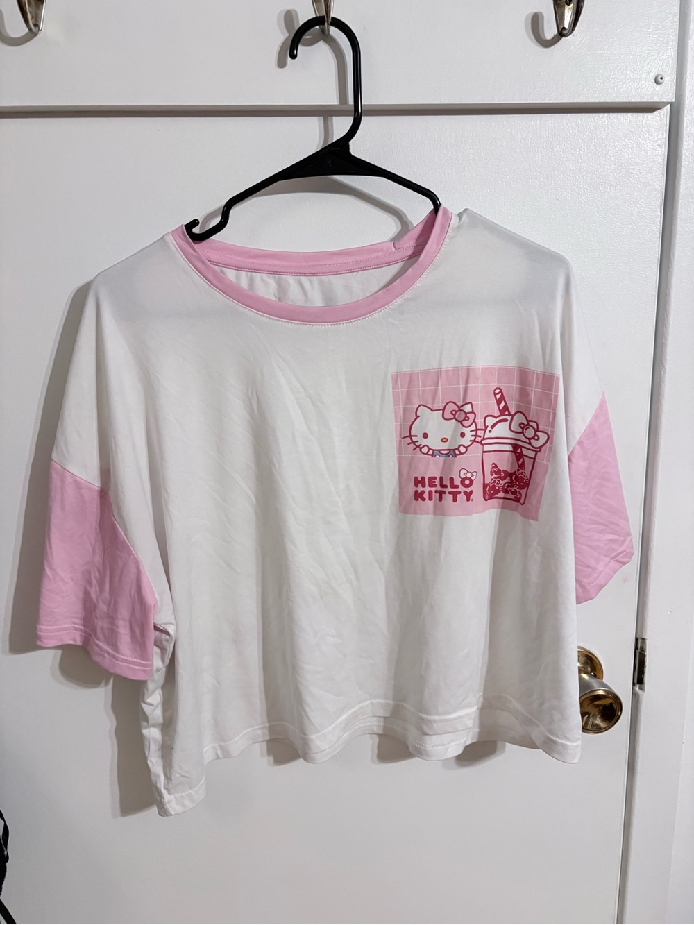 Hello Kitty White and Pink Short Sleeve Graphic Tee